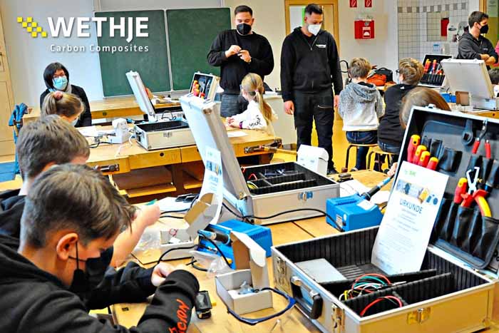Wethje unterstützt „Technik für Kinder“ an der Grundschule Künzing